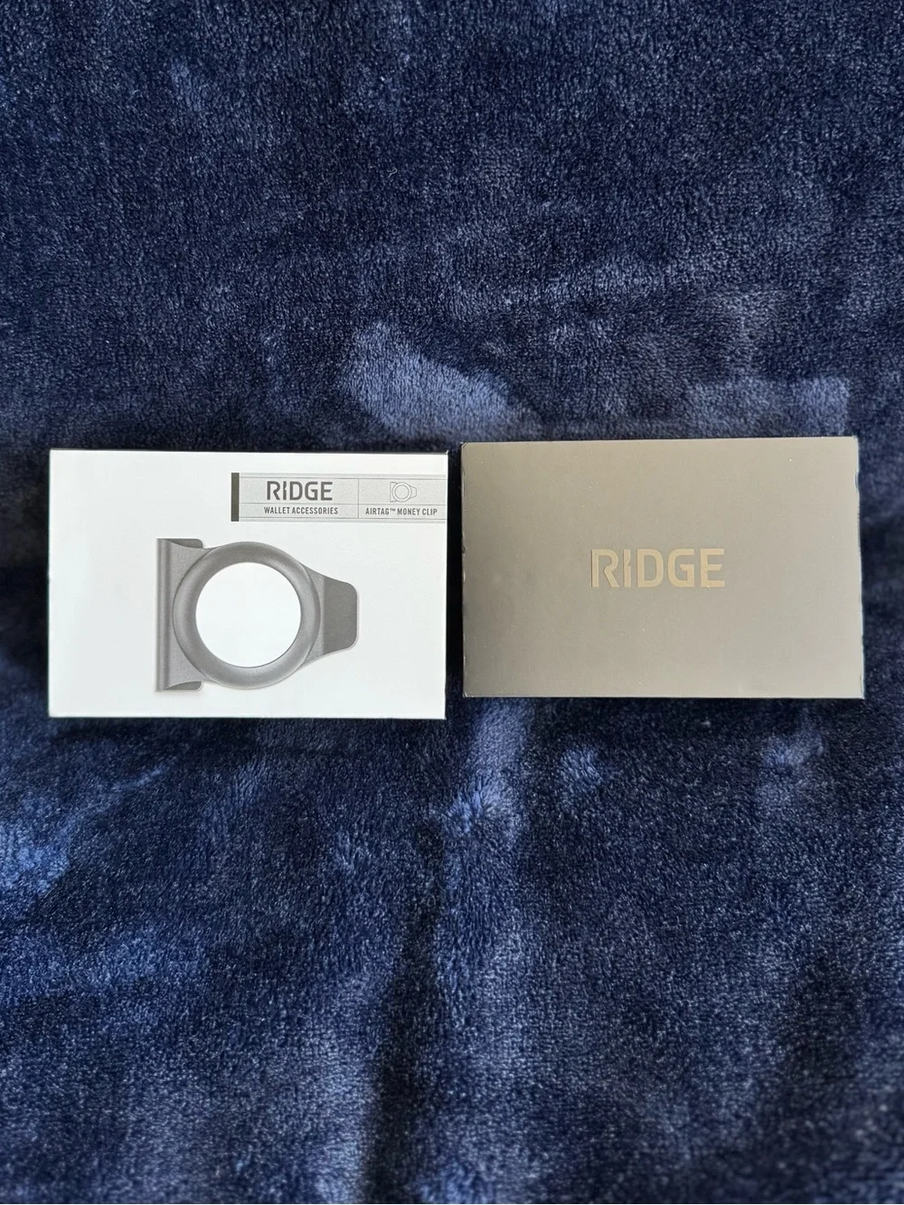 Ridge AirTag Money Clip in black - Wallet Accessory